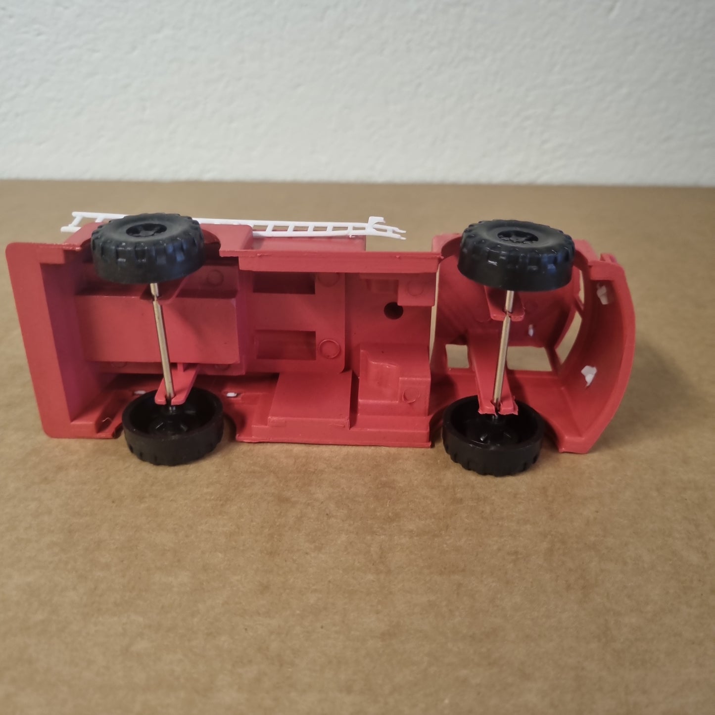 Retro lekebil av plast : brannbil