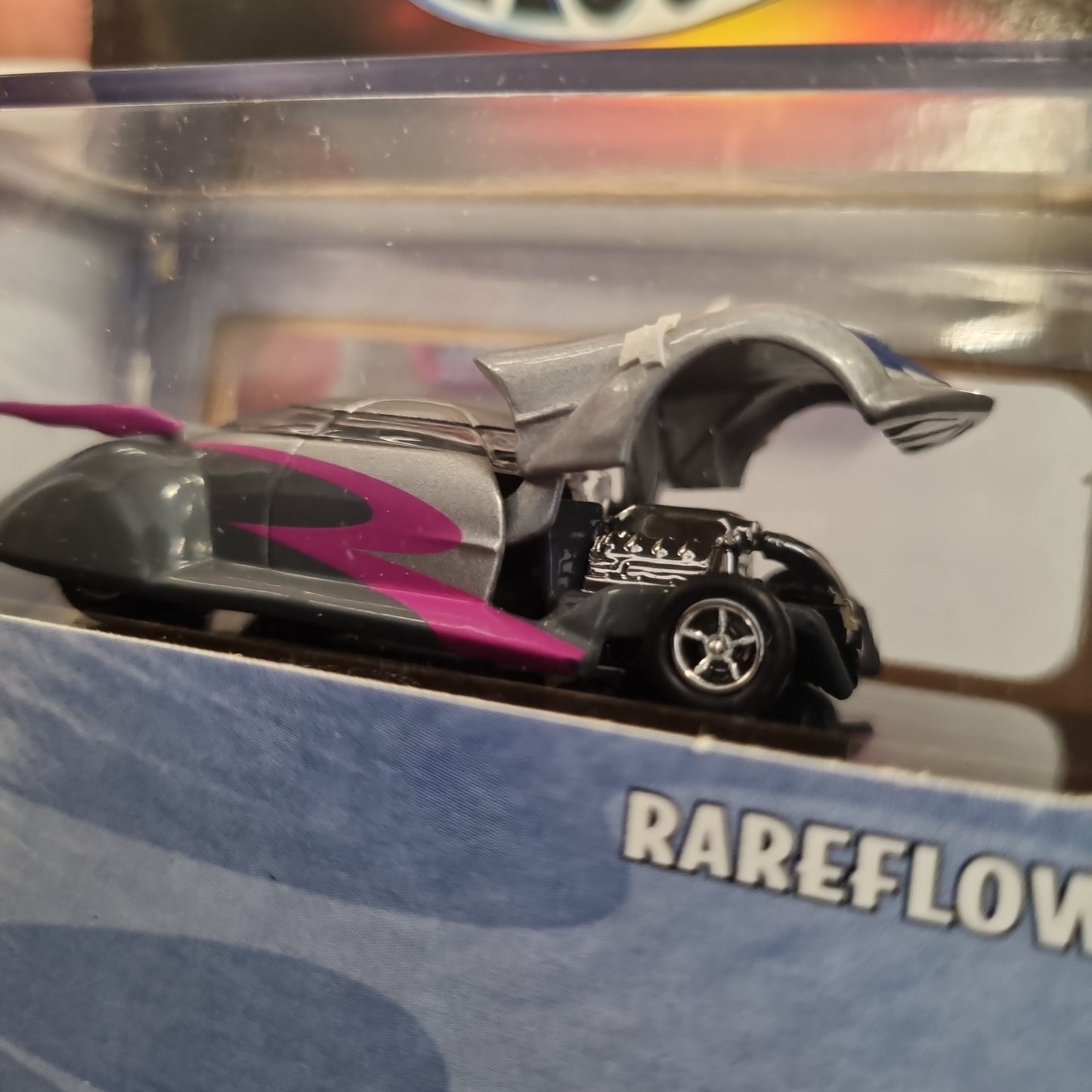 100% Hot wheels (Premium) : Rareflow m/Display case