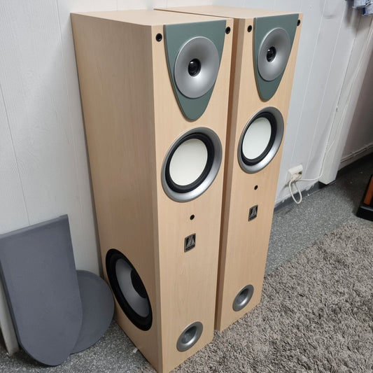 Zachry høyttalere m/8" sidebass